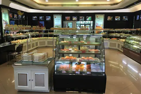 Shiraz market & bakery photo 1