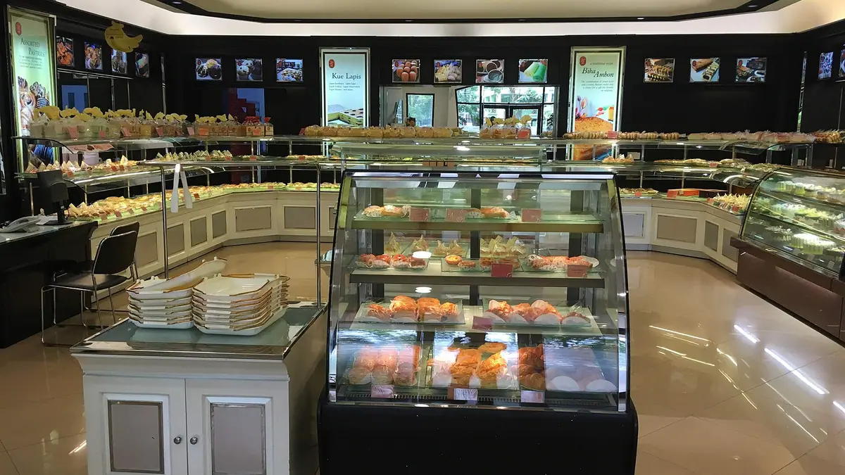 Shiraz market & bakery – bakery in Woodhill, Bury